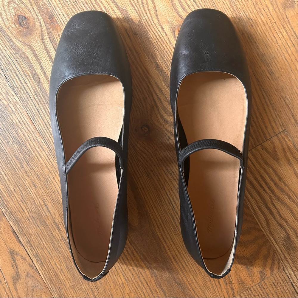 Madewell Black Flats - Picture 7 of 14